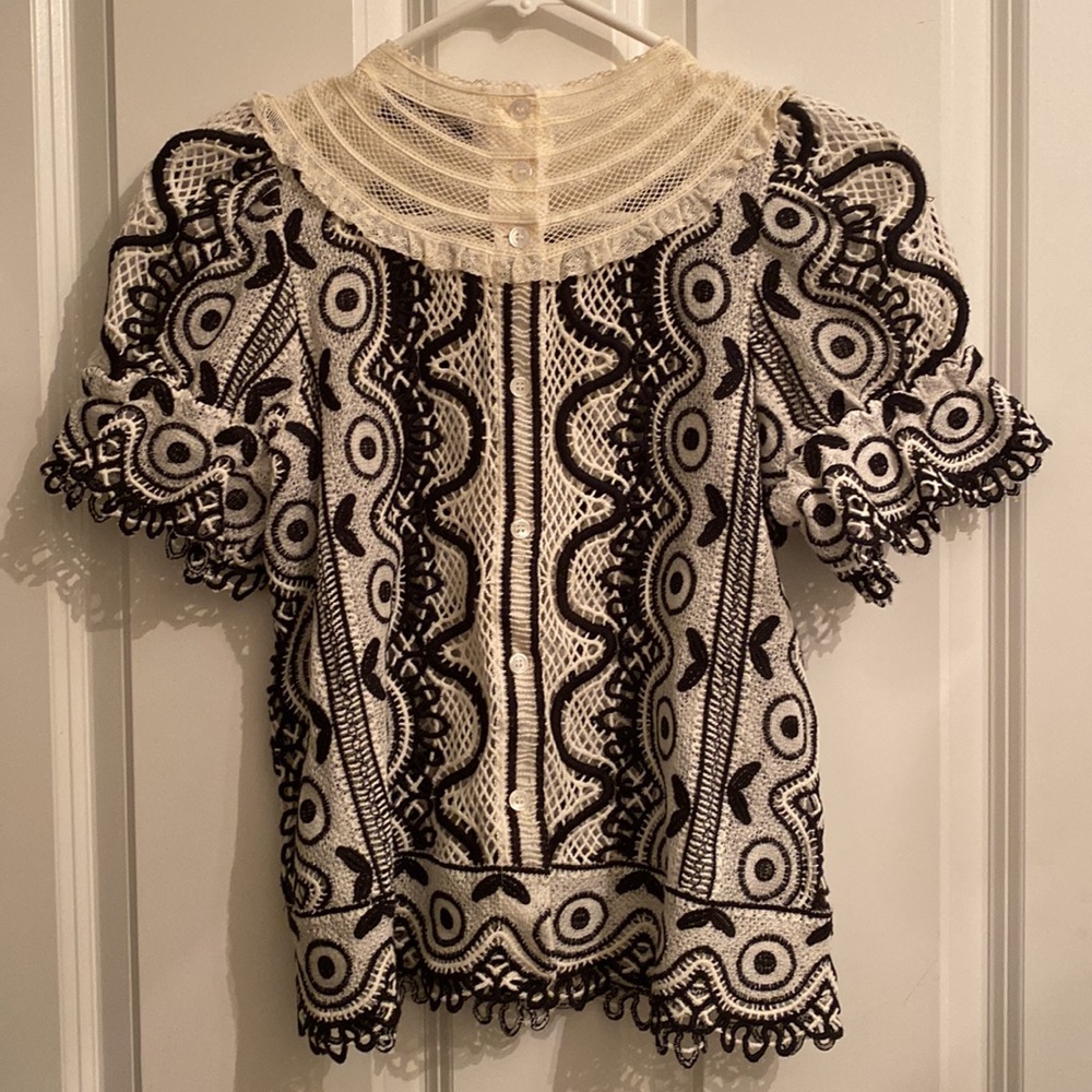 SEA NEW YORK
Lace Pattern Bateau Neckline Crop Top Size 2 - Picture 2 of 9